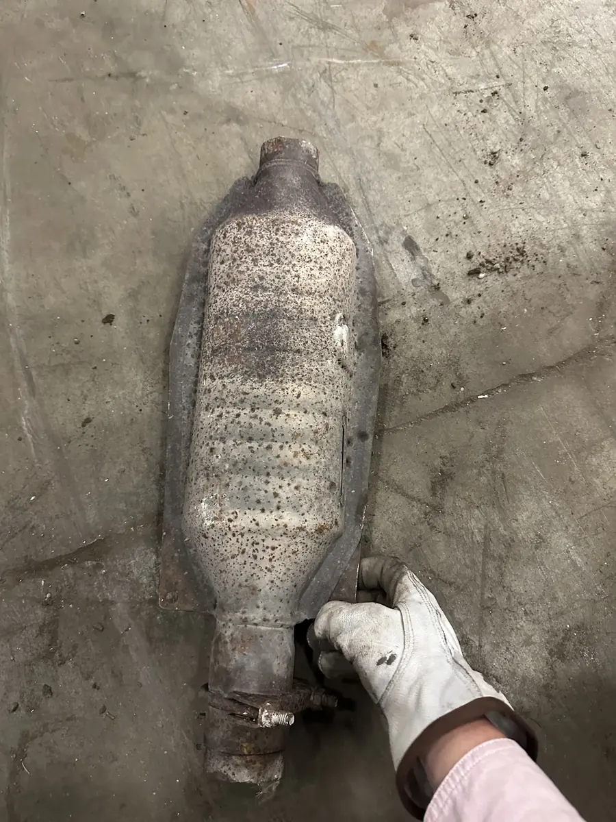 Real catalytic converters photographed for SMASH